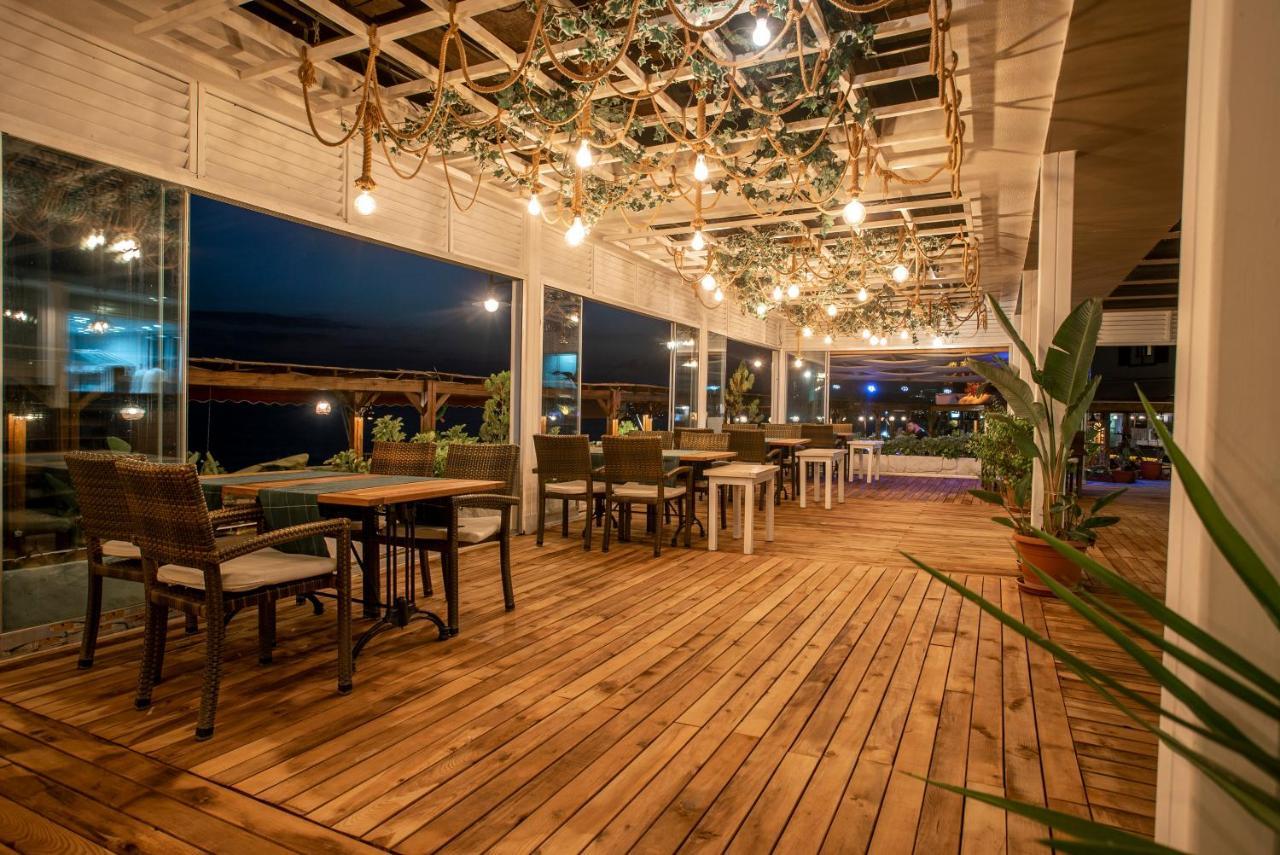 Side Beach Club Exterior photo