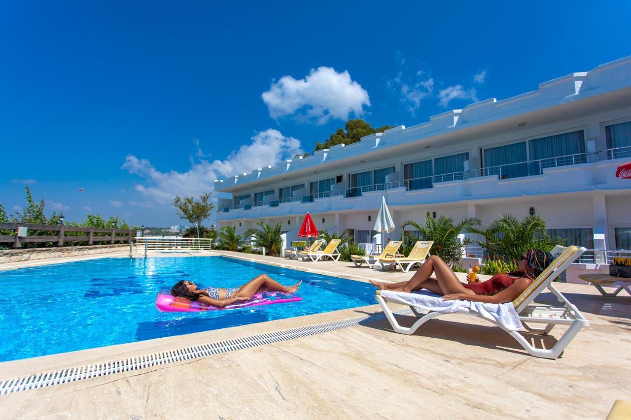 Side Beach Club Exterior photo